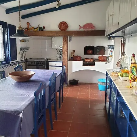 Dağ evi Sondela Self Catering *
