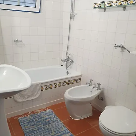 شاليه Sondela Self Catering *